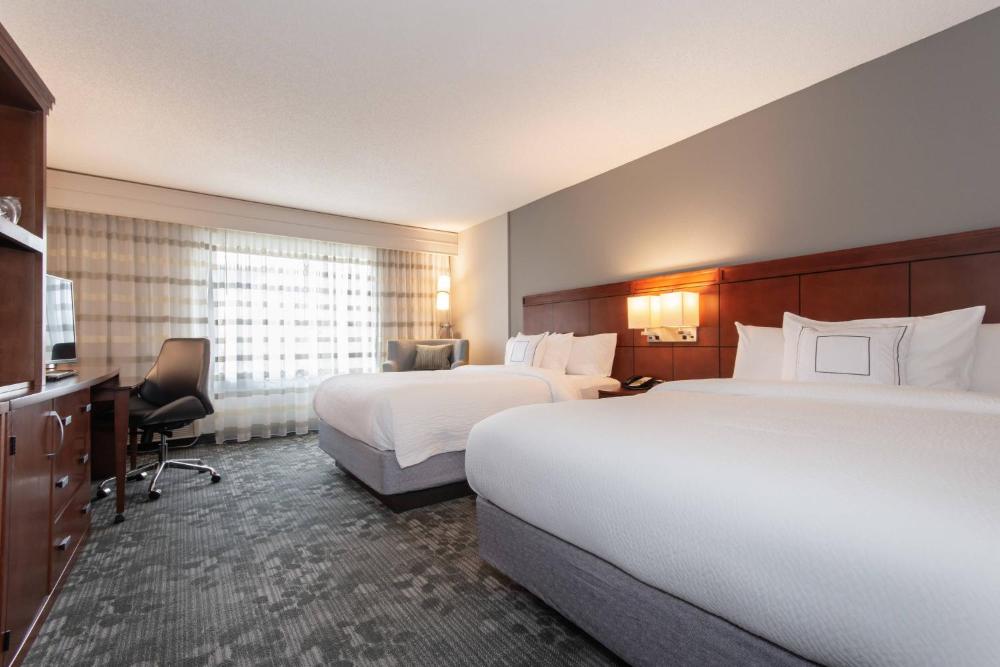 Queen Room with Two Queen Beds - Communication Assistance interior